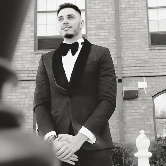 Zach - Picture 4 of 5